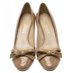 Pre Owned Prada Beige Patent Bow Block Heel Pumps Size 37.5