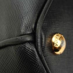 Pre Owned Prada Black Saffiano Medium Lux Tote