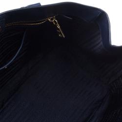 مملوكة مسبقًا حقيبة برادا سافيانو لوكس زرقاء كبيرة