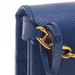 Pre Owned حقيبة كلتش برادا باندوليرا جلد سافيانو لوكس زرقاء