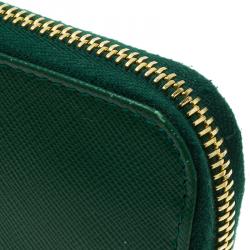 مملوكة مسبقًا محفظة برادا جلد سافيانو أخضر داكن بالشعار وسحاب محيط