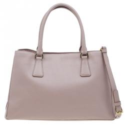 مملوكة مسبقًا Prada Pink Saffiano Medium Lux Tote