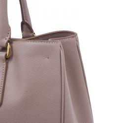مملوكة مسبقًا Prada Pink Saffiano Medium Lux Tote