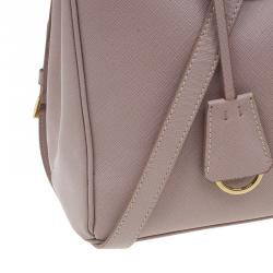 مملوكة مسبقًا Prada Pink Saffiano Medium Lux Tote