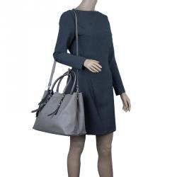 مملوكة مسبقًا Prada Grey Saffiano Soft Leather Convertible Tote