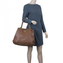 مملوكة مسبقًا Prada Cocoa Brown Vitello Daino Double Zipped Satchel