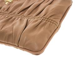 Pre Owned Prada Beige Gaufre Nappa Leather Zip Clutch