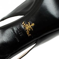 Pre Owned صندل برادا سباك بيك جلد أسود بوردة مزينة وفتحة كعب مقاس 39.5