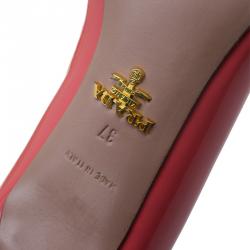 Pre Owned Prada Coral Patent Pointed Pumps Size 37