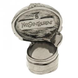 Pre Owned خاتم سان لوران باريس ارتي كابوشون فضي اللون وزجاج أزرق مقاس 49