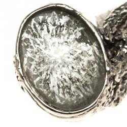 مملوكة مسبقًا خاتم سان لوران باريس أرتي فضي اللون مقاس 52