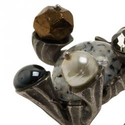 مملوكة مسبقًا خاتم سان لوران شادو كراون قشرة لؤلؤ صناعي فضي