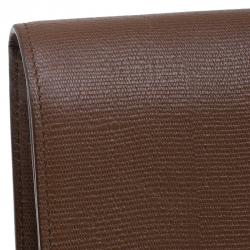 مملوكة مسبقًا حقيبة كلتش سان لوران باريس شيك جلد بني كبيرة