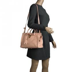 مملوكة مسبقًا Saint Laurent Paris Peach Leather Small Cabas Chyc Tote