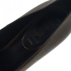 مملوكة مسبقًا صندل سان لوران باريس تريبتو شعرحصان بني منقوش مقاس 37