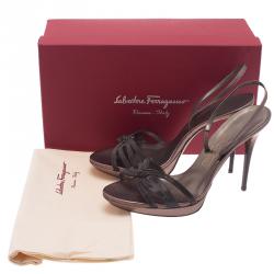 Pre Owned صندل سالفاتوري فيراغامو غانغي بفتحة للكعب جلد رمادي مقاس 40