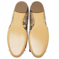 Pre Owned حذاء باليرينا فلات سالفاتوري فيراغامو فارينا جلد نقشة الثعبان بيج بفيونكة ومرصع مقاس 40.5