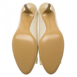 مملوكة مسبقًا Salvatore Ferragamo Cream Cutout Leather Carla Vara Bow Pumps Size 40.5