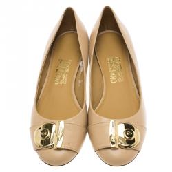 Pre Owned حذاء فلات سالفاتوري فيراغامو فلاما كي هول جلد بيج مقاس 39.5