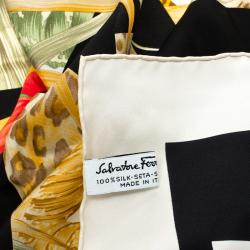 Pre Owned Salvatore Ferragamo Floral Printed Silk Square Scarf