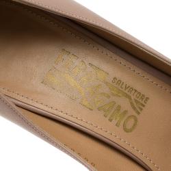 Pre Owned Salvatore Ferragamo Beige Leather Rosella Bow Peep Toe Platform Pumps Size 41.5