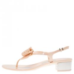 Pre Owned صندل إصبع سالفاتوري فيراغامو جيلي بيرالا خوخي بفيونكة مقاس 39.5