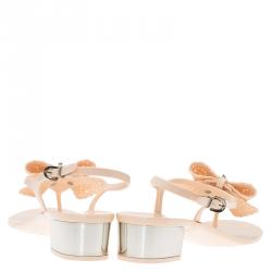 Pre Owned صندل إصبع سالفاتوري فيراغامو جيلي بيرالا خوخي بفيونكة مقاس 39.5