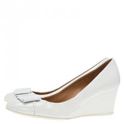 Pre Owned حذاء كعب عالي سالفاتوري فيراغامو سليدا جلد أبيض لامع بإبزيم بالشعار كعب روكي مقاس 40.5