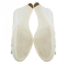 Pre Owned حذاء كعب عالي سالفاتوري فيراغامو سليدا جلد أبيض لامع بإبزيم بالشعار كعب روكي مقاس 40.5