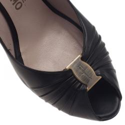 مملوكة مسبقًا Salvatore Ferragamo Black Leather Fiberia Peep Toe Pumps Size 40