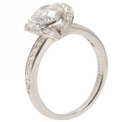 مملوكة مسبقًا Tiffany & Co. Round Brilliant 0.96 G VS1 Diamond Ribbon Ring Size 51