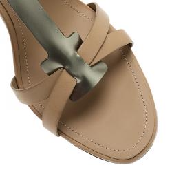 Pre Owned صندل تودز جلد بيج و ميتاليك سير حرف T مقاس 41