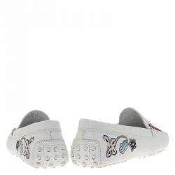 مملوكة مسبقًا لوفرز تودز مطرز زهور جلد أبيض مقاس 38