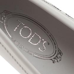 مملوكة مسبقًا لوفرز تودز مطرز زهور جلد أبيض مقاس 38