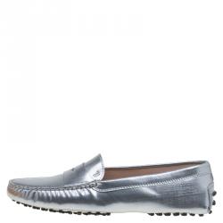 Pre Owned Tod's Silver Metallic Leather Gommini Moccasin Size 39