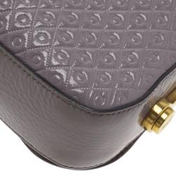 Pre Owned حقيبة كروس تودز جلد رصاصي لامع منقوشة