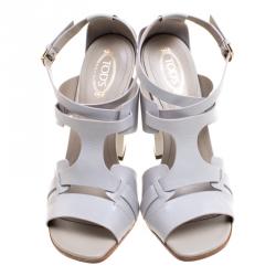 Pre Owned صندل بحزام متقاطع للكاحل تودز جلد رصاصي كعب مربع مقاس 37.5