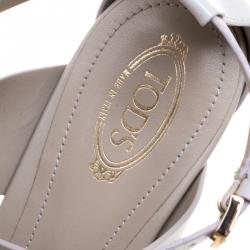 Pre Owned صندل بحزام متقاطع للكاحل تودز جلد رصاصي كعب مربع مقاس 37.5