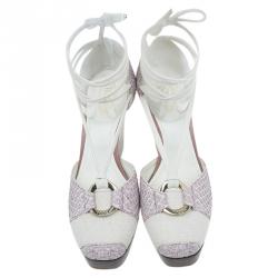 Pre Owned صندل تودز بكعب ويدج ورباط إغلاق جلد ثعبان وكانفاس بلونين مقاس 37.5