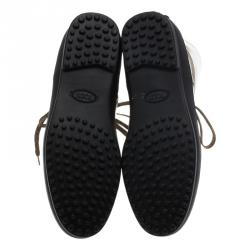 مملوكة مسبقًا حذاء بوت قصير تودز جلد ميتاليك بيج برباط مقاس 39.5