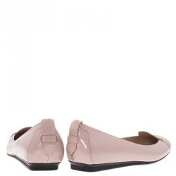 Pre Owned حذاء باليرينا فلات تودز غوما جلد بيج لامع مقاس 38