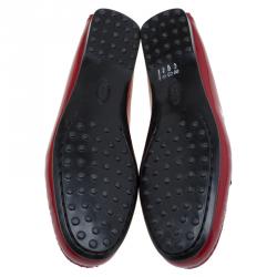 Pre Owned حذاء موكاسان تودز جوما لو جلد لامع أحمر مقاس 39.5