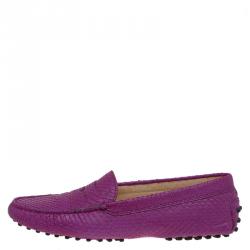 مملوكة مسبقًا Tod's Fuschia Python Penny Loafers Size 37.5