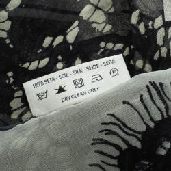 Pre Owned Valentino Monochrome Floral Lace Print Silk Stole