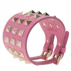 مملوكة مسبقًا Valentino Rockstud Wide Pink Leather Gold Tone Bracelet