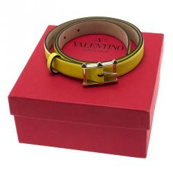 مملوكة مسبقًا حزام فالنتينو أبزيم بحلية روكستد جلد أصفر 80 سم