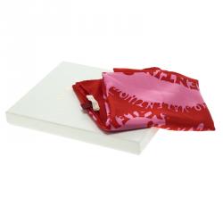 Pre Owned وشاح فالنتينو 1970 ري-إيديا فينتدج حرير مطبوع وردي وأحمر مربع