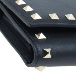 مملوكة مسبقًا محفظة فالنتينو ترافيل بغطاء روكستد جلد سوداء