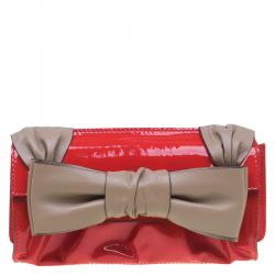 مملوكة مسبقًا Valentino Red/Beige Patent Leather Aphrodite Bow Clutch