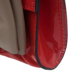 مملوكة مسبقًا Valentino Red/Beige Patent Leather Aphrodite Bow Clutch